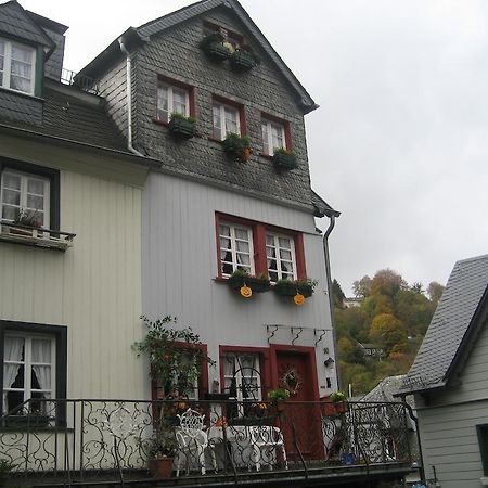 Gaestehaus Luise Bed and Breakfast Monschau Exterior foto