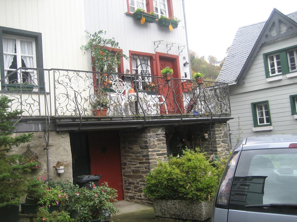 Gaestehaus Luise Bed and Breakfast Monschau Exterior foto